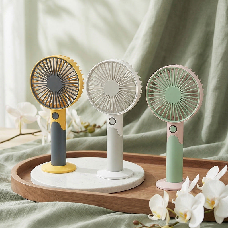 Vysoce výkonný dobíjecí stolní ventilátor