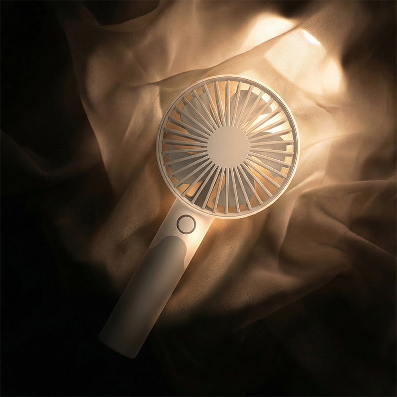 Vysoce výkonný dobíjecí stolní ventilátor